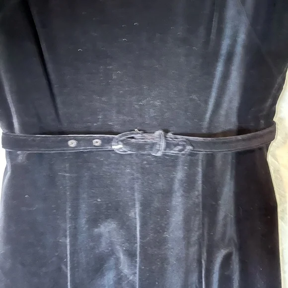 Vintage Black Velvet Dress from the 1950-60’s - Picture 6 of 10